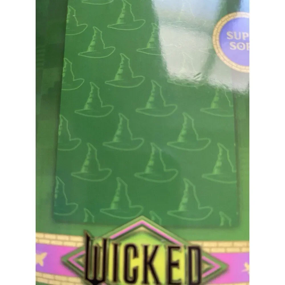 WICKED Elphaba Hats On It Embossed Emerald Green Soft Throw Blanket 50 X 70” NEW